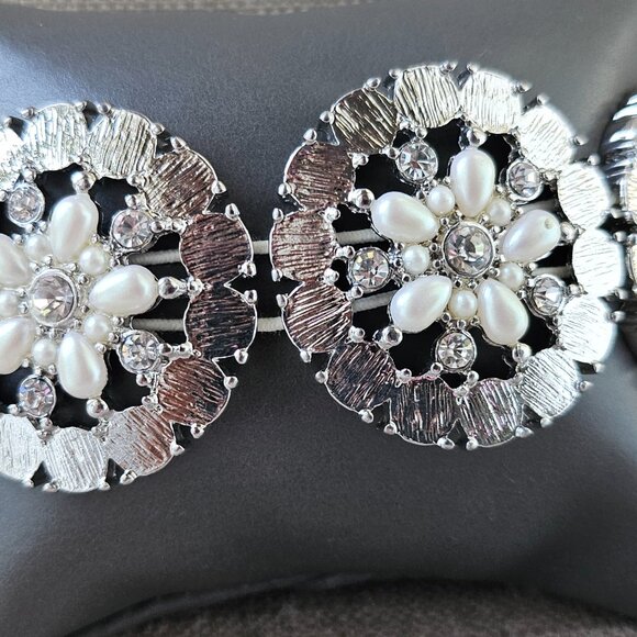 Monet Girls Bracelet PEARLS Forever Stretched Wrist Band Fashion Jewelry - Picture 13 of 15